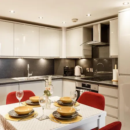 Apartment Charming Retreat In Bradford *