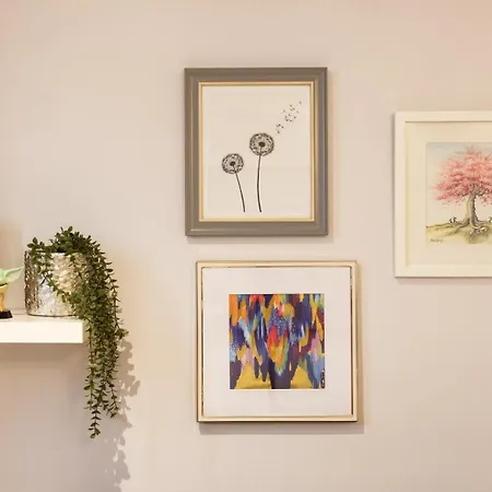 Charming Retreat In 布雷得佛