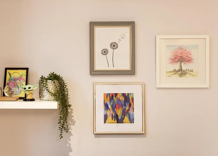 Charming Retreat In 布雷得佛